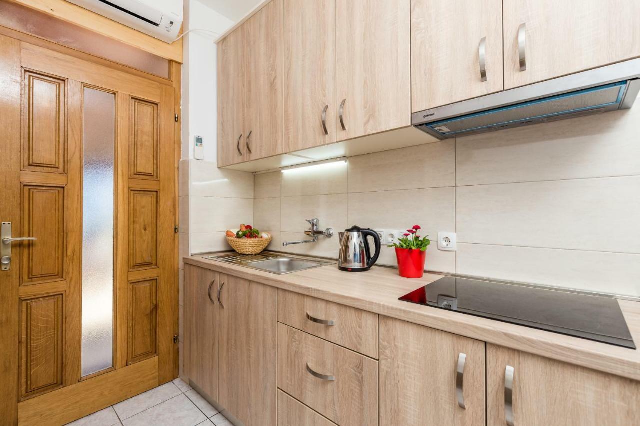 Pinezići Apartmani Strott מראה חיצוני תמונה
